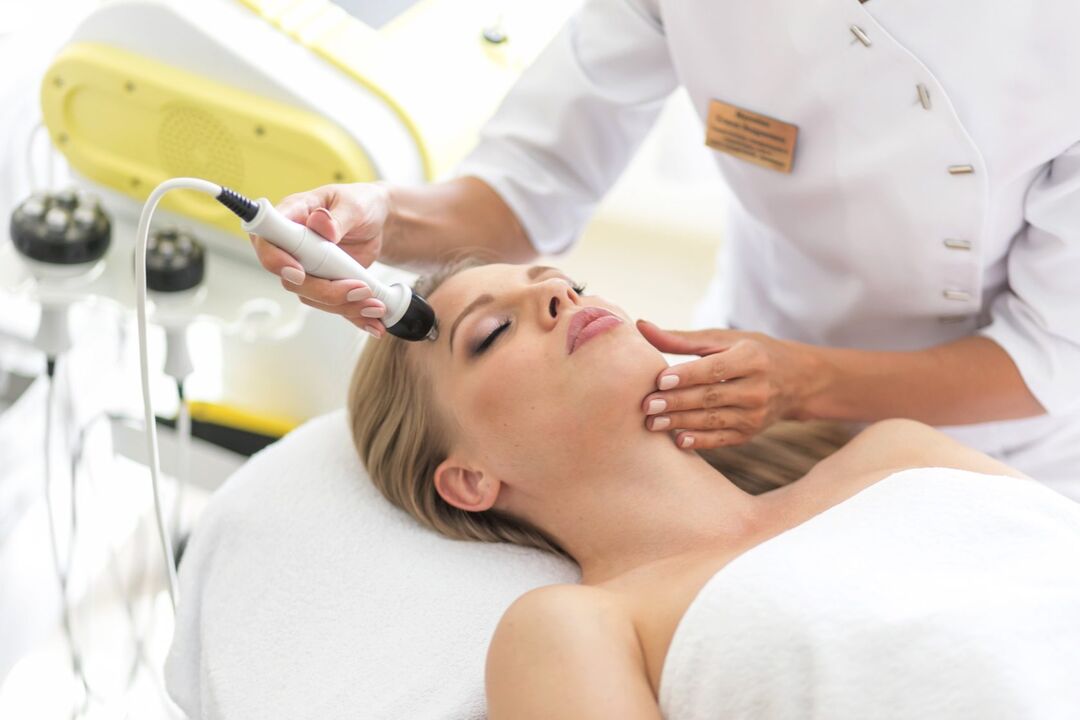 Awọn ọna Salon ni ile